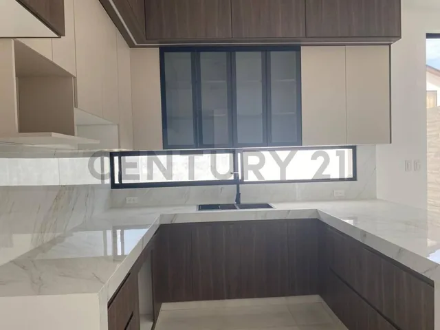Elegante Casa en Venta en Isla Celeste, Etapa Babor. J. Mar, Guayas — imagen 3
