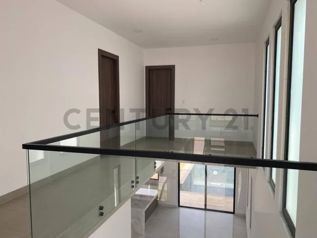 Elegante Casa en Venta en Isla Celeste, Etapa Babor. J. Mar, Guayas — imagen 2