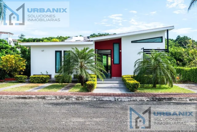 Lista! Amoblada! Casa en Urbanización Playa Escondida - Jama Manabí, Manabí — imagen 2