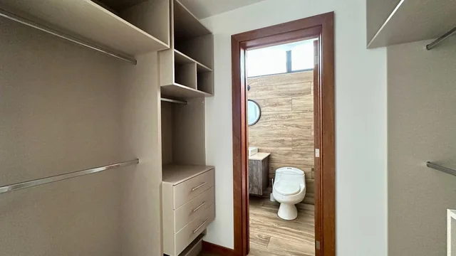 ¡Oportunidad! Departamento en Venta con Amplia Terraza – San Juan de Cumbayá — imagen 2