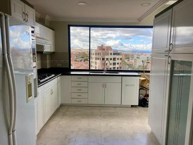 Hermoso Departamento en Venta, Sector Virgen de Bronce, Azuay — imagen 2