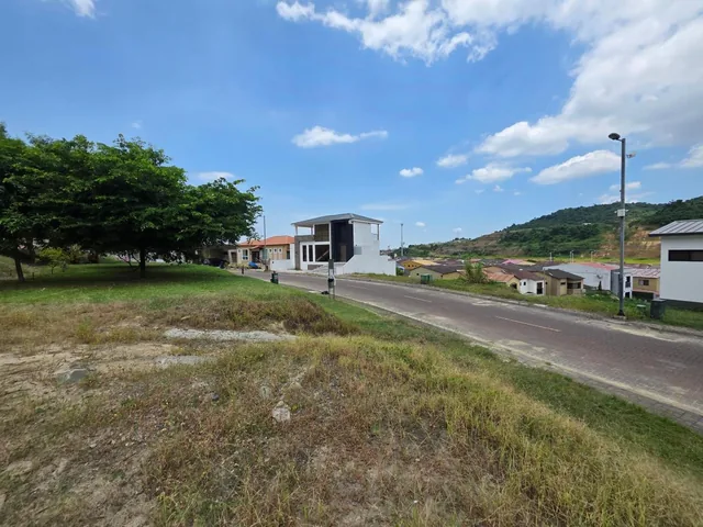 Vendo Terreno Para Condominio en Villa Club, Listos Los Planos, Renders, Para 4 Departamentos, Guayas — imagen 4