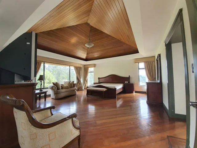 Venta o Renta Casa Amoblada Cumbayá Urbanización Rincón del Valle Frente Plaza Rancho San Francisco — imagen 2