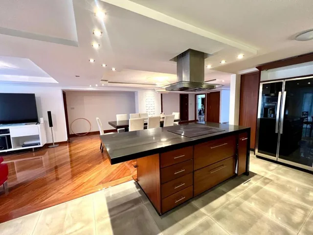 Mv - Sector Gonzalez Suarez, en Venta y Renta Dpto 262 m² de 3d (Sin Amoblar) Totalmente Remodelado — imagen 2