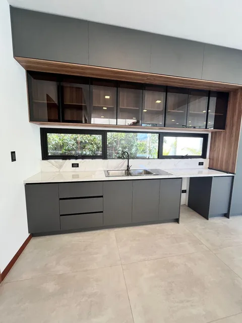 Casa por Estrenar en Tumbaco 4 Dorm. — imagen 5