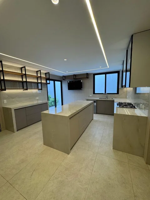 Casa con 4 Habitaciones en Venta y Alquiler, 886 m² Terreno, Samborondón, Guayas — imagen 5