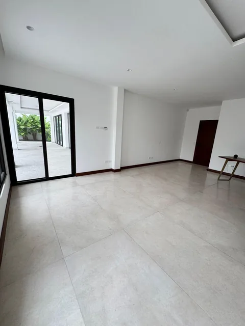 Casa con 4 Habitaciones en Venta y Alquiler, 886 m² Terreno, Samborondón, Guayas — imagen 4