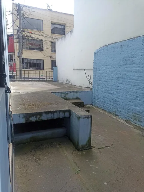 En Venta Amplia Casa, 2 Dptos, 1 Local (Garaje). Barrio México, Chimbacalle. Provincia de Pichincha — imagen 3