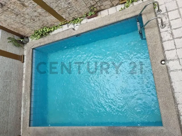 Casa en Venta de 3 Plantas con Piscina, 5 Cuartos, 4baños, 2 Medio Baño. Luisn. Guayas — imagen 2