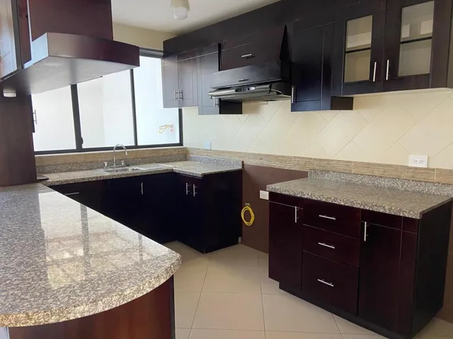 Casa en Venta, Urbanización, Racar, Azuay — imagen 3