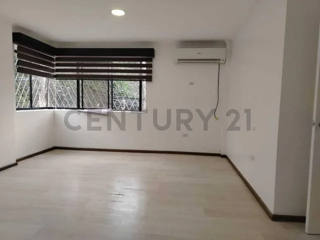 Venta Casa Residencial en Kennedy Norte, Guayas — imagen 4