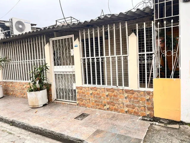 Venta Casa Totalmente Remodelada en Sauces 5/norte Guayaquil Jp, Guayas — imagen 2