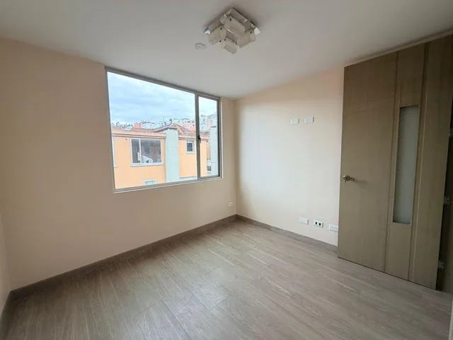 Casa en Venta 3 Habitaciones Carcelen Ponceano Balcón del Norte Conjunto con Piscina — imagen 4