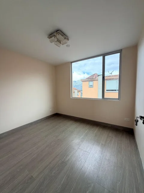 Casa en Venta 3 Habitaciones Carcelen Ponceano Balcón del Norte Conjunto con Piscina — imagen 3