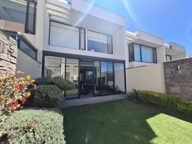 Casa de 197 m² con 3 Dorm. en Venta en Cumbayá — imagen 2