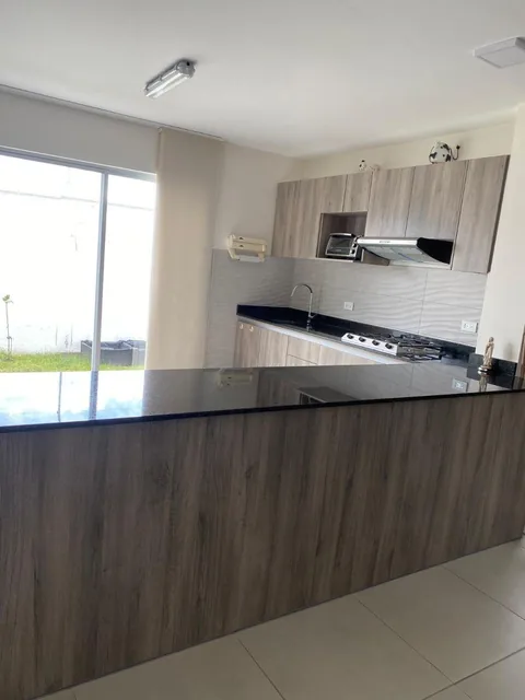 Vendo Casa de 125 m en Conjunto en Puembo — imagen 5