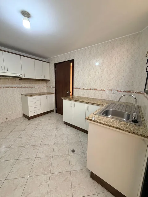 Casa en Venta Esquinera Carcelen 205 m² en Conjunto 4 Habitaciones — imagen 5