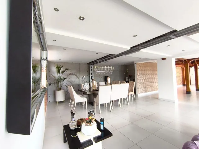 Se Vende Casa de 3 Dorm. en 5.000 m² de Terreno - Tumbaco — imagen 2