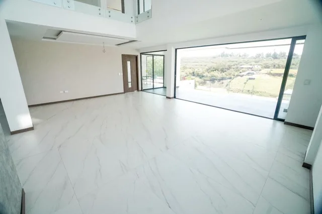 Venta Casa Urbanización Sector Viña Alta en Tumbaco 994 m² — imagen 2
